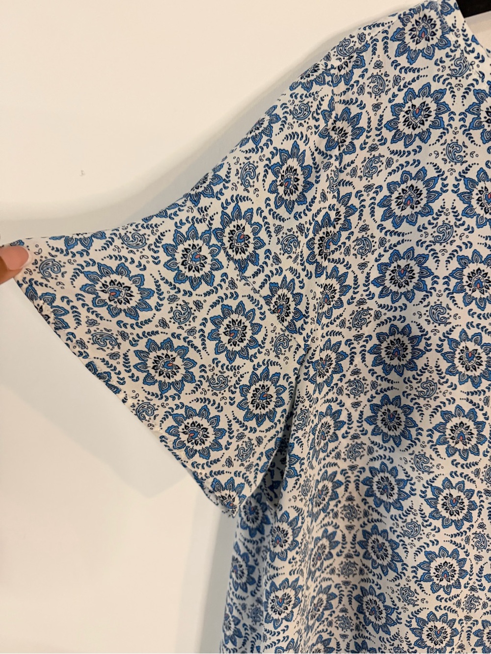 Loft floral medallion ruffle back blouse - Picture 3 of 5